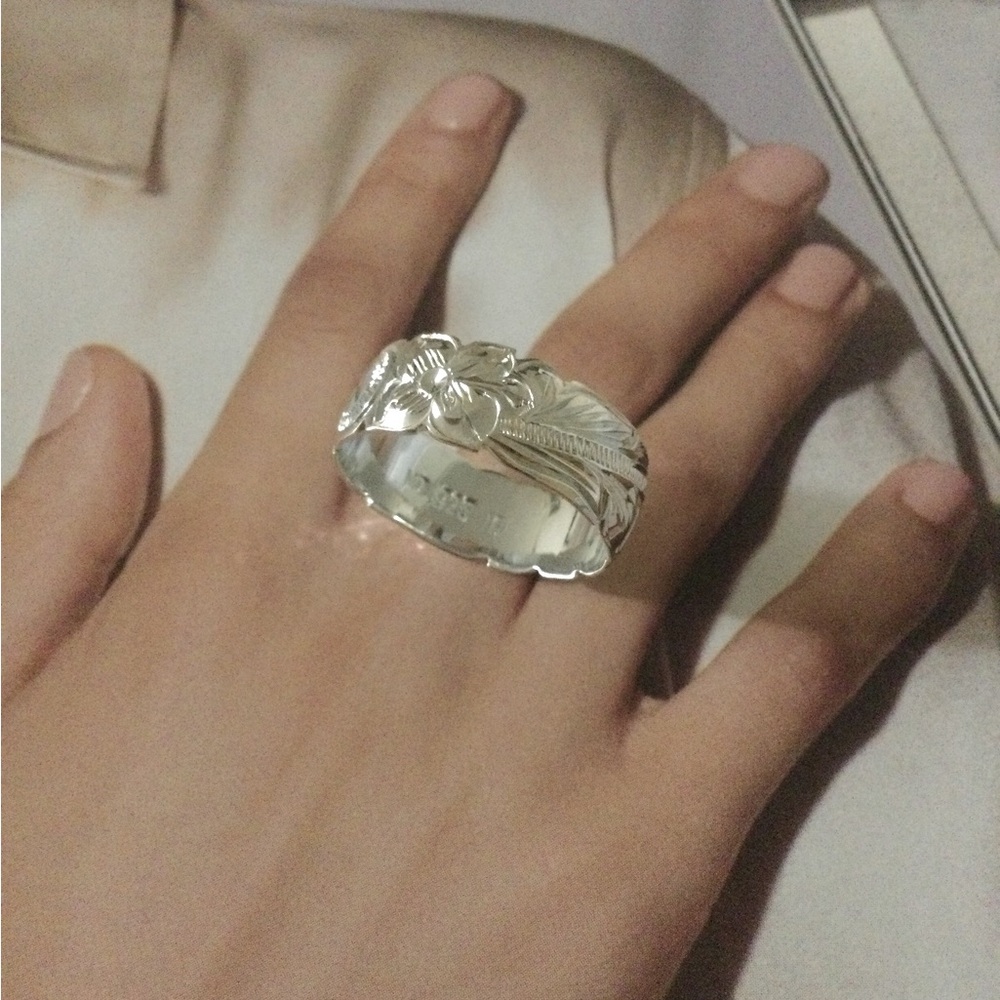 8MM/925 Sterling silvers Hawaiian heirlooms Jewelry Ring .